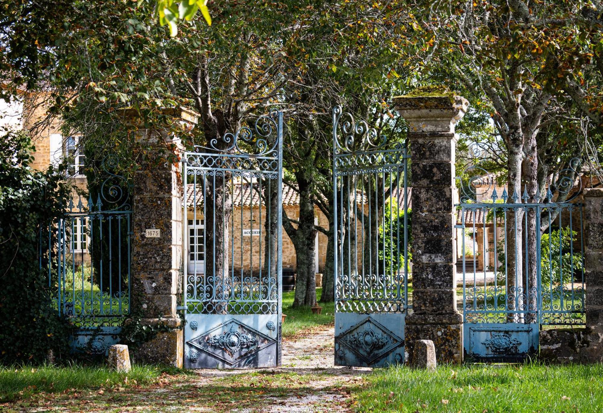 Chateau La Gineste - Castle And Vineyard Duravel Экстерьер фото